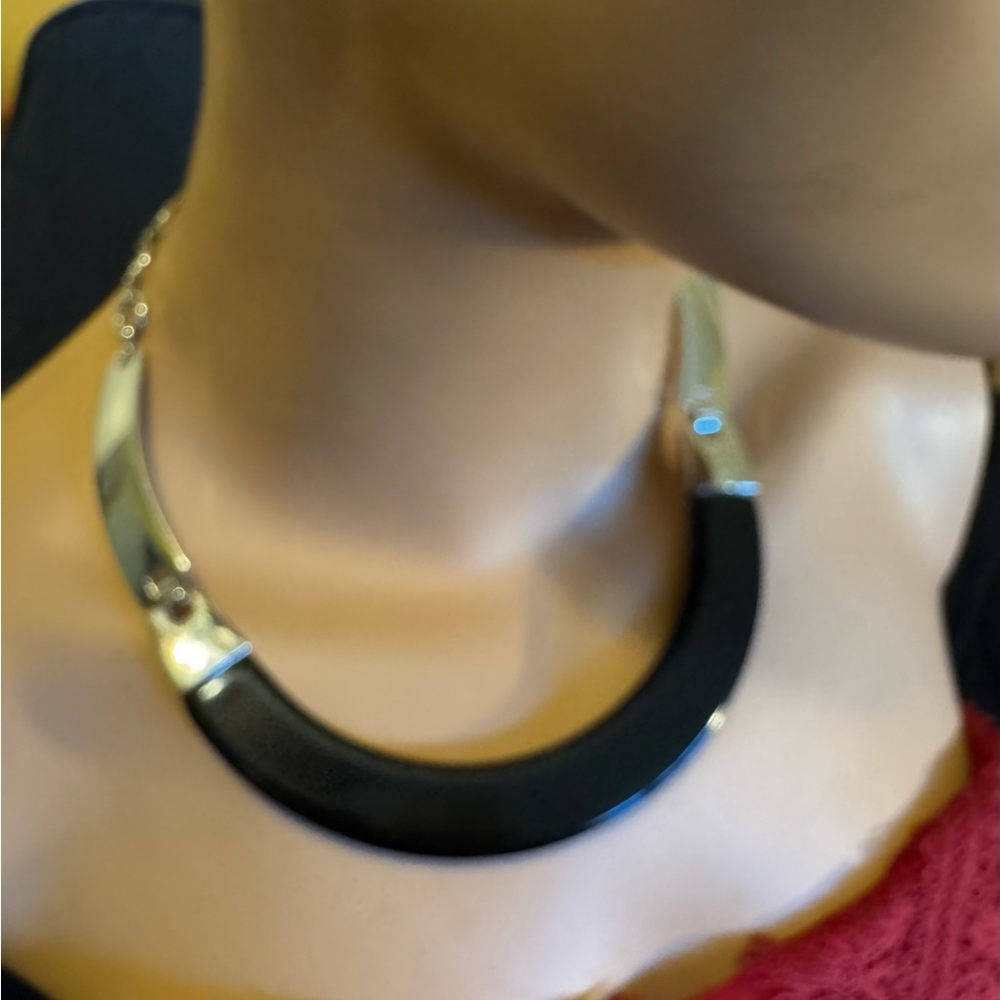 NY&CO black Lucite and silver tone collar necklace